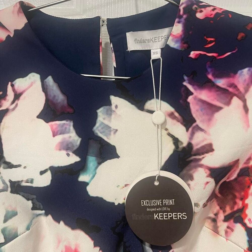 Finders keepers Floral mini dress with tie detail - Picture 3 of 3